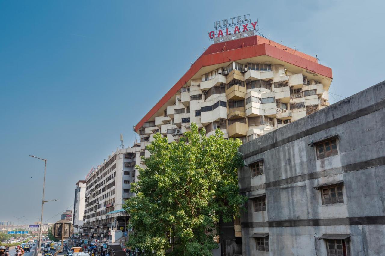 Hotel Galaxy Opp Surat Railway Station Exterior foto